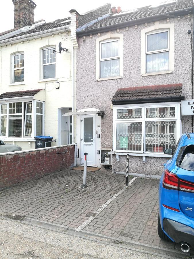 Apartament Carnation Flat A In Wembley Londyn Zewnętrze zdjęcie