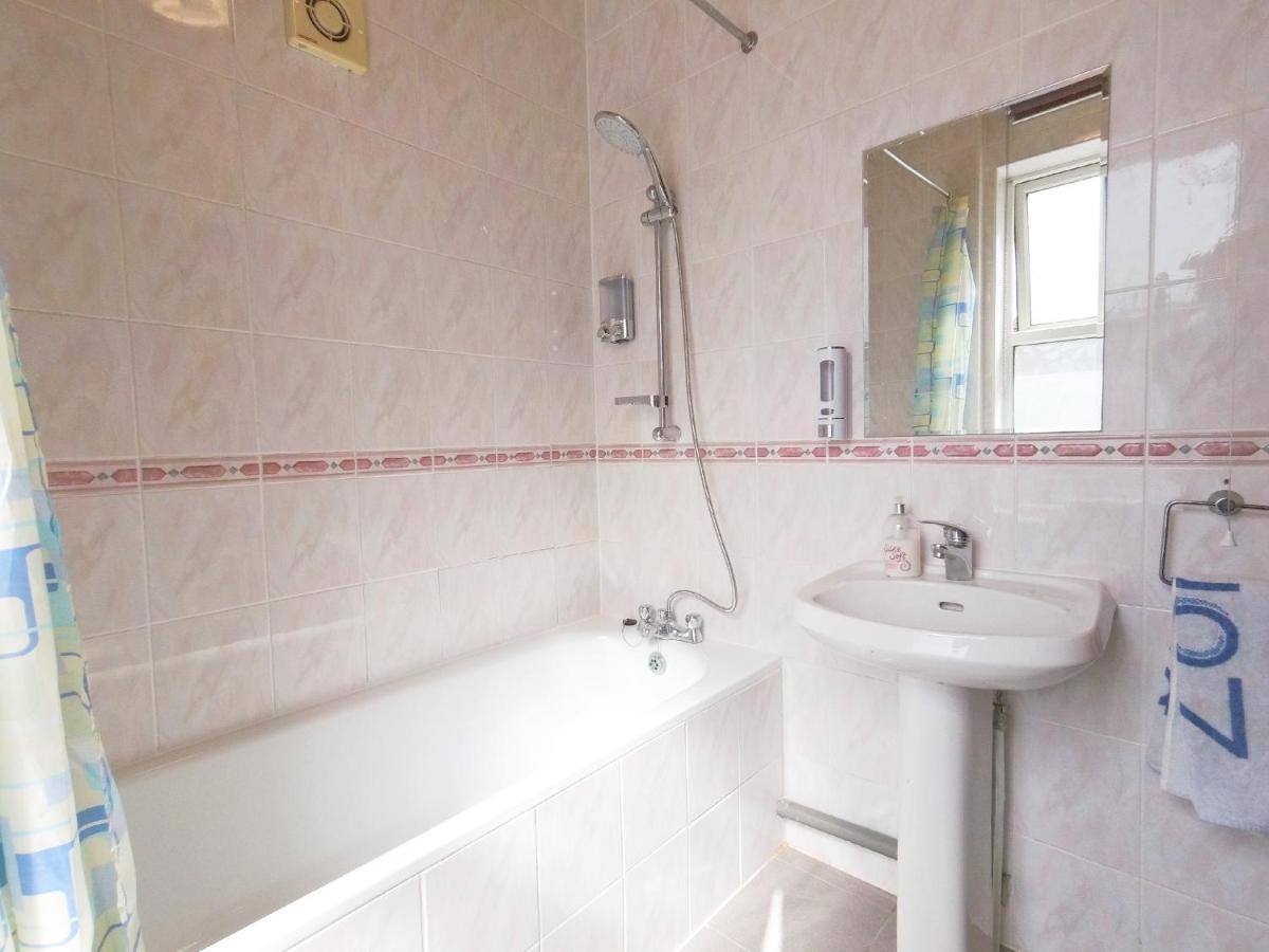 Apartament Carnation Flat A In Wembley Londyn Zewnętrze zdjęcie
